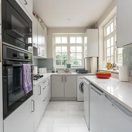 Charming 2Bd Garden House - Hammersmith Лондон Экстерьер фото